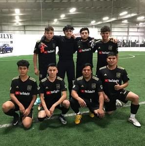 Meet your Posher, Gil